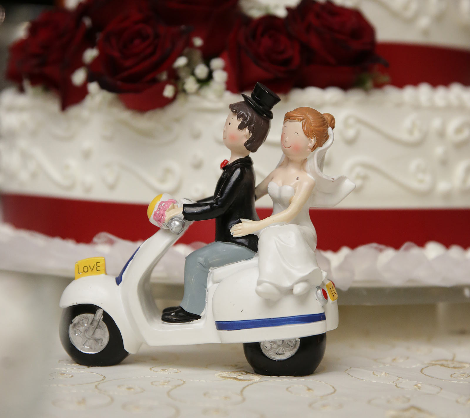 La scelta del cake topper per la torta nuziale - Villa Gloria Eventi -  Matrimonio e cerimonie Salerno - specialità pesce